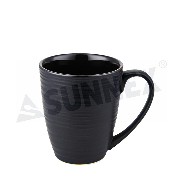 Mug Porselin Warna Hitam